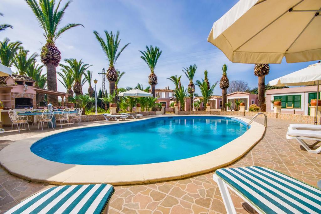 Bazén v ubytování Ideal Property Mallorca - Can Comaro nebo v jeho okolí