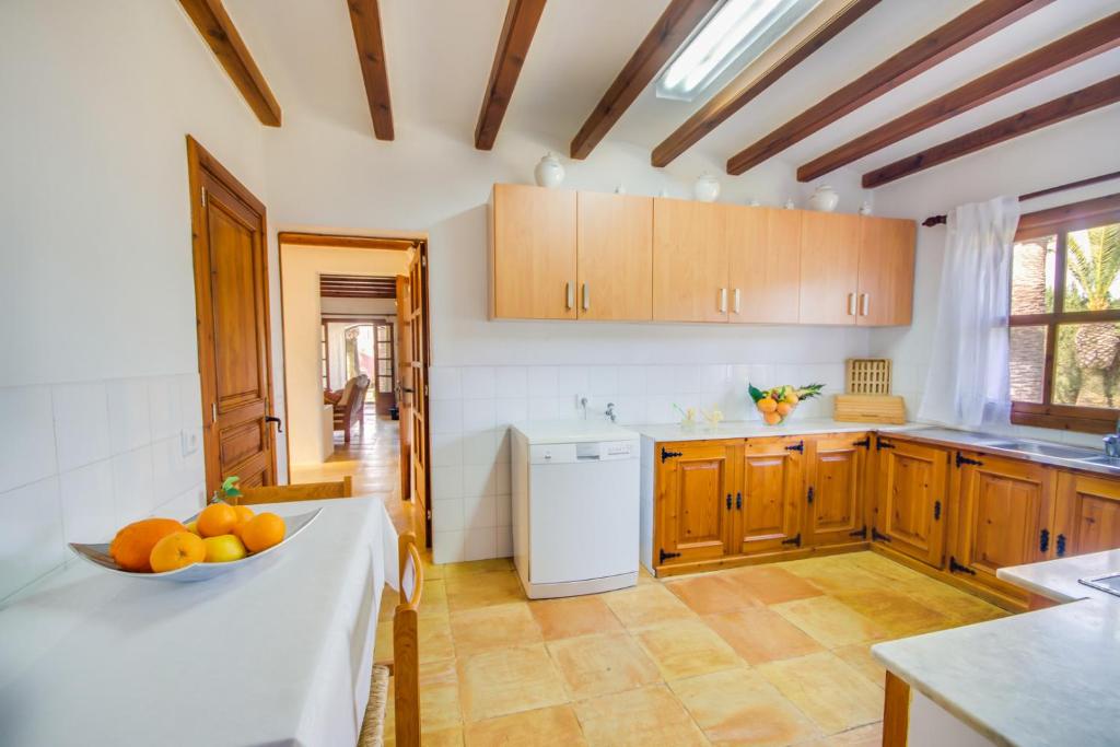 Kuchyň nebo kuchyňský kout v ubytování Ideal Property Mallorca - Can Comaro