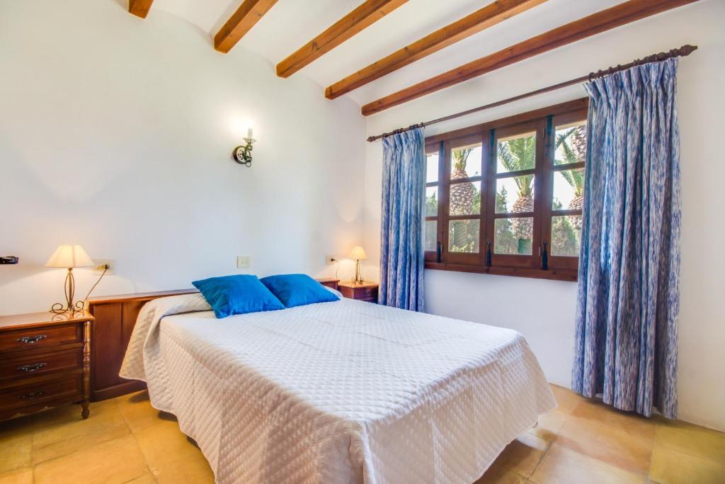 Postel nebo postele na pokoji v ubytování Ideal Property Mallorca - Can Comaro