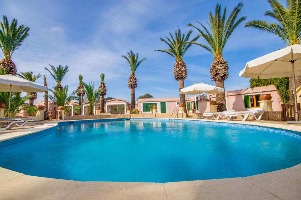 Bazén v ubytování Ideal Property Mallorca - Can Comaro nebo v jeho okolí
