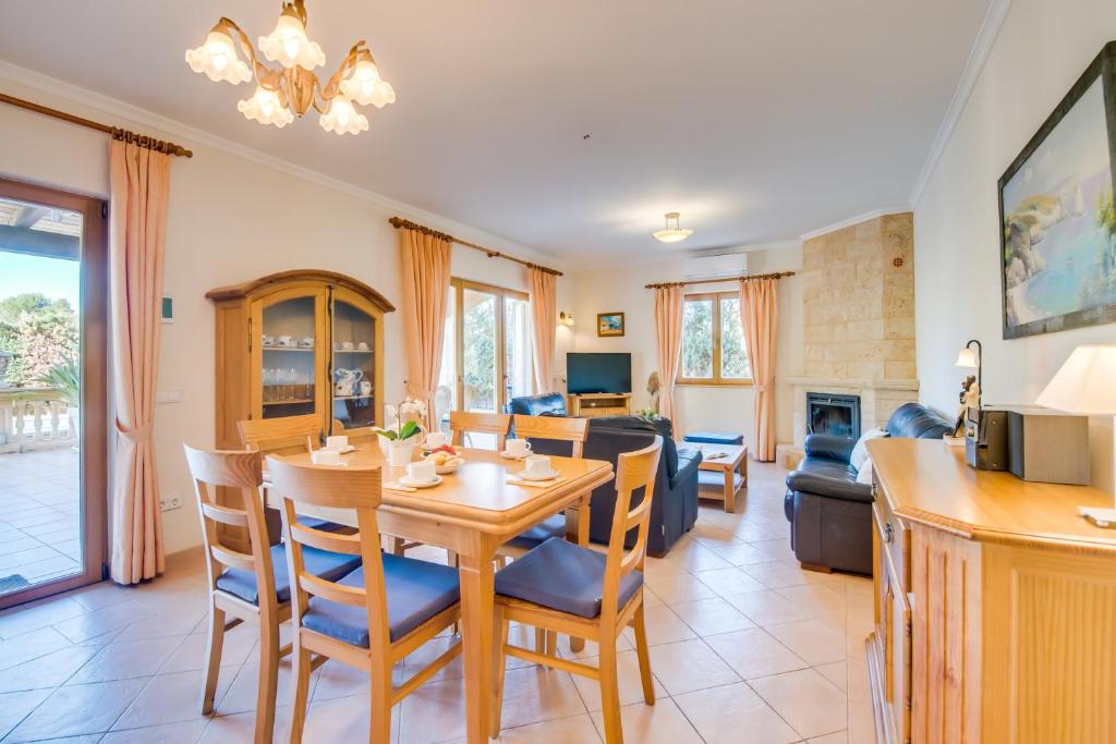 TV a/nebo společenská místnost v ubytování Ideal Property Mallorca - Aran Berna