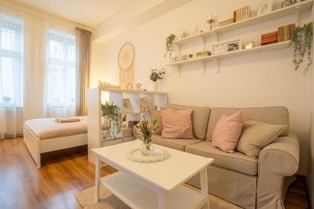 Postel nebo postele na pokoji v ubytování FAMILY Apartment OSTRAVA