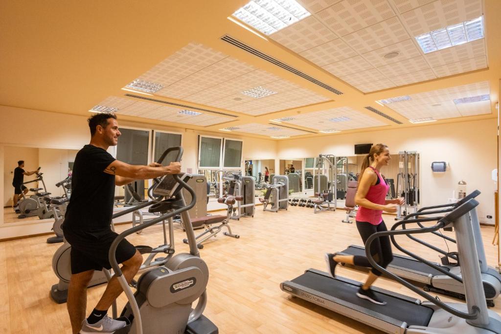 Het fitnesscentrum en/of fitnessfaciliteiten van Hotel Caesius Thermae & Spa Resort