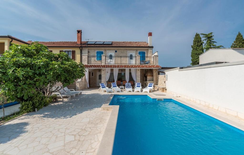 Bazén v ubytování Casa Pietra nebo v jeho okolí