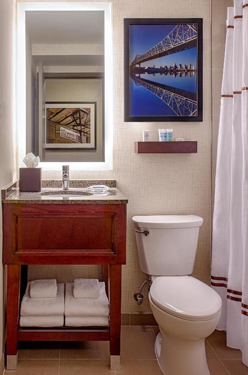 Wyndham New Orleans French Quarter - King Room