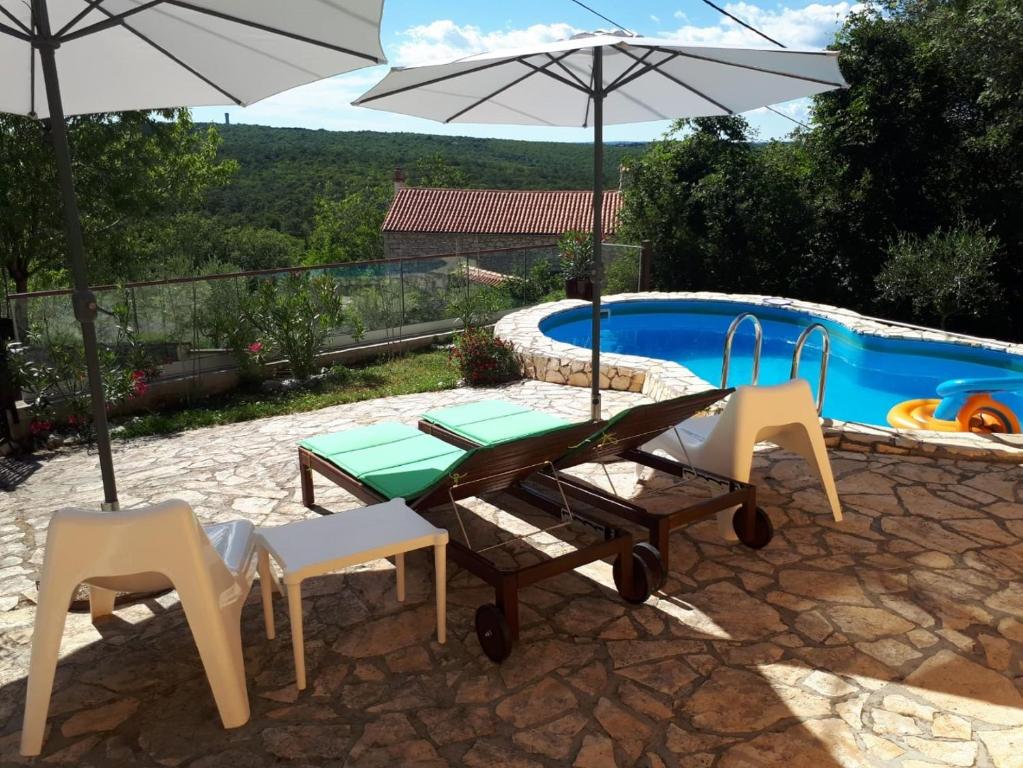 Basen w obiekcie Villa Deborah lub w pobliżu