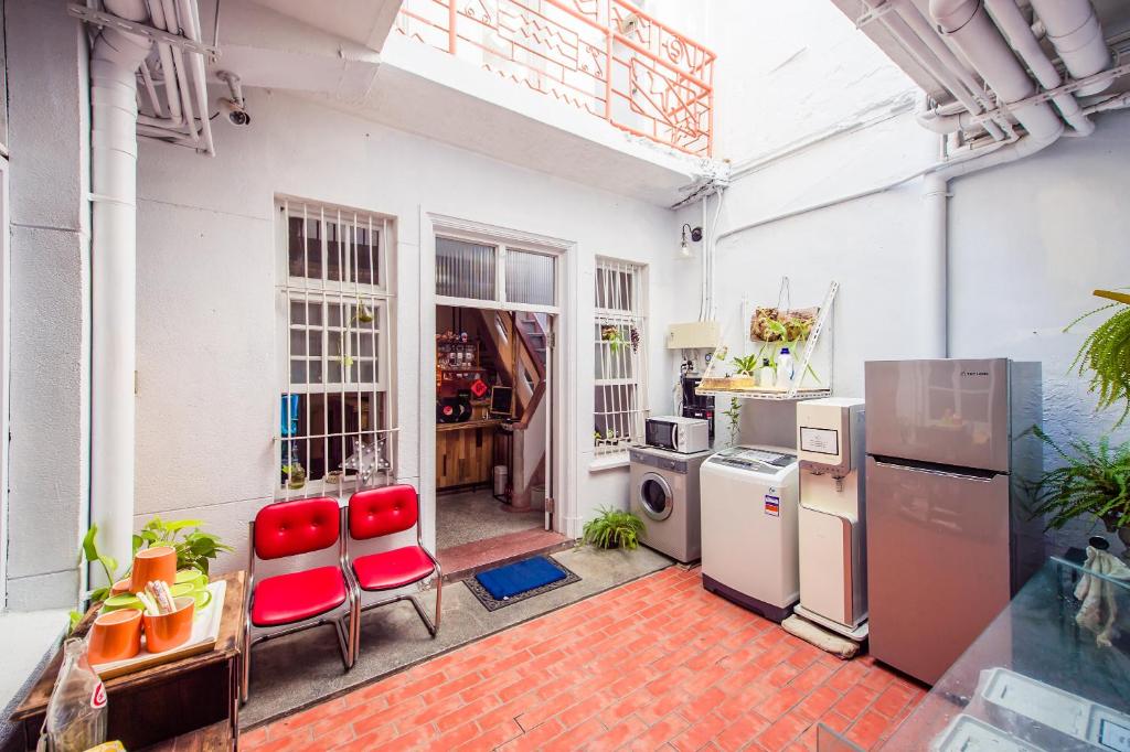 Una cocina o cocineta en Tainan Weshare Hotel