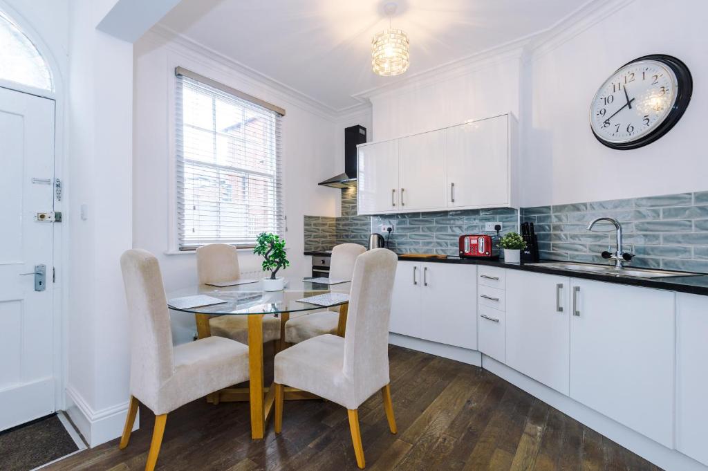Grade II Listed Corner Townhouse in the City Centre