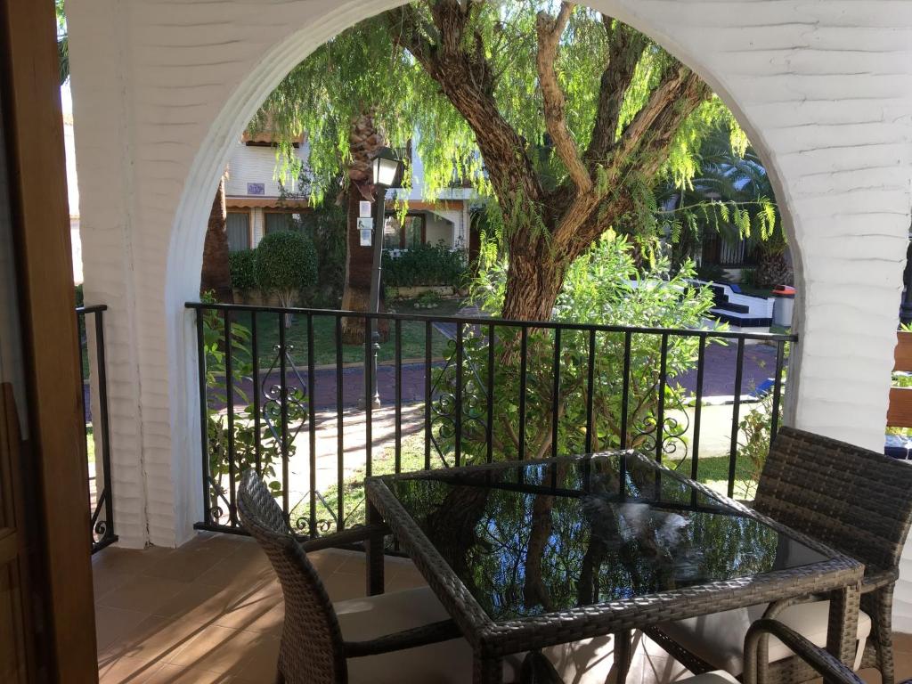 A garden outside Costa Hispania