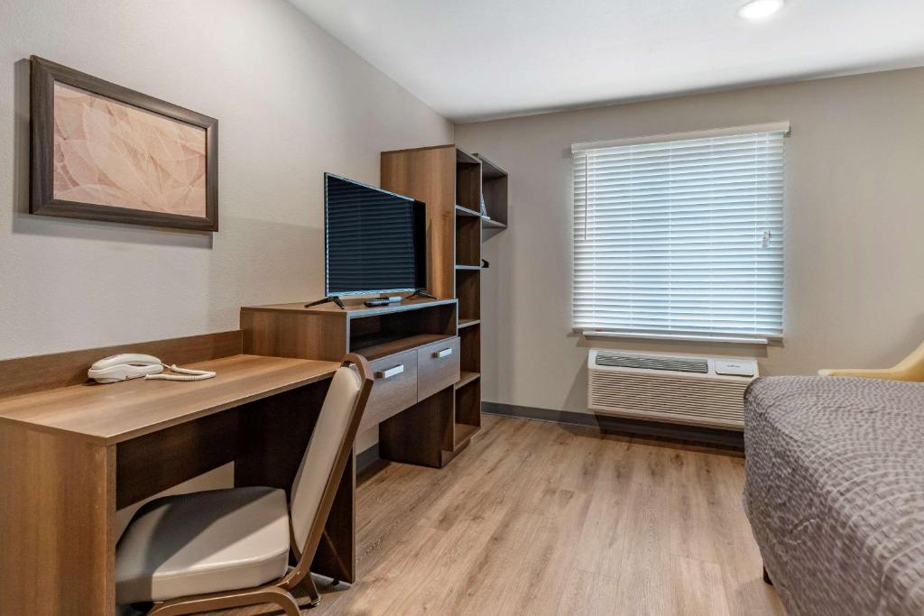 TV a/nebo společenská místnost v ubytování WoodSpring Suites Austin Georgetown
