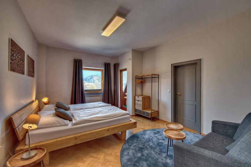 Postel nebo postele na pokoji v ubytování Allgäuer Panoramahotel