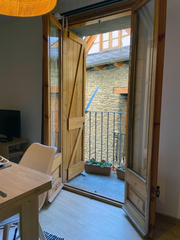 A balcony or terrace at Apartaments Albiñana