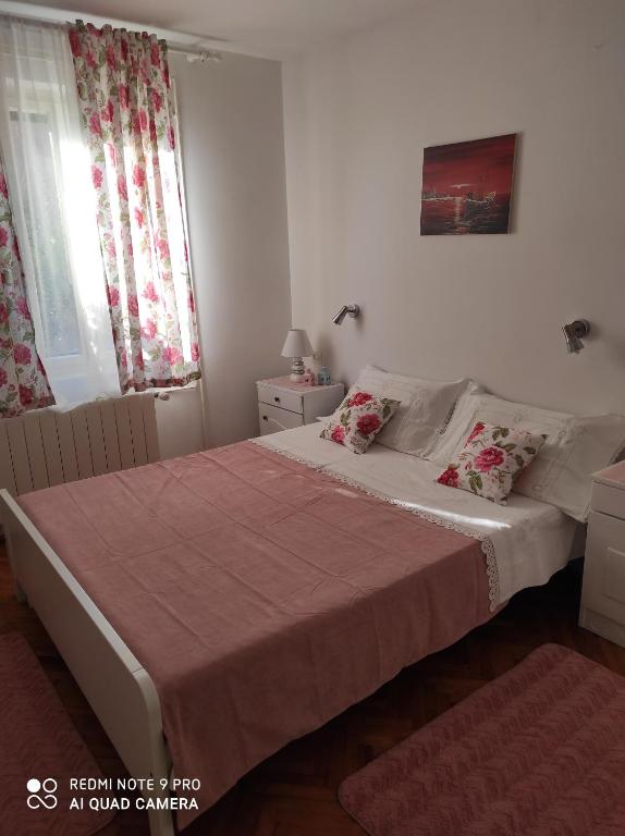 Łóżko lub łóżka w pokoju w obiekcie Kuća za odmor MANA