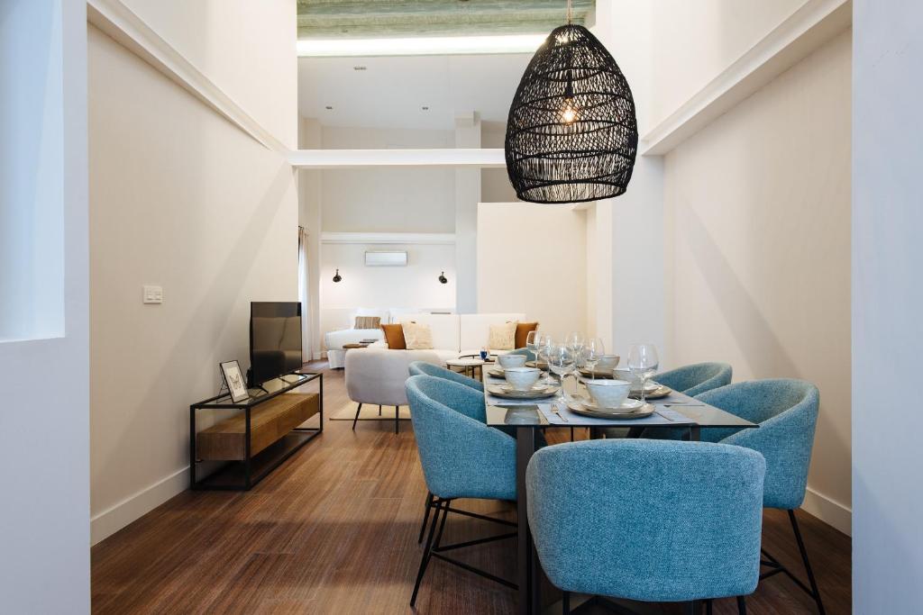 La Sillería de Triana by Magno Apartments - Apartamento Estándar Con Patio Y Jacuzzi Privado