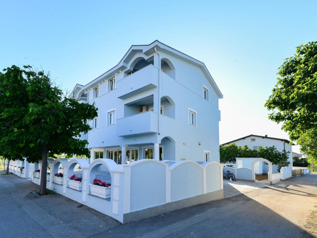 Budynek, w którym mieści się apartament