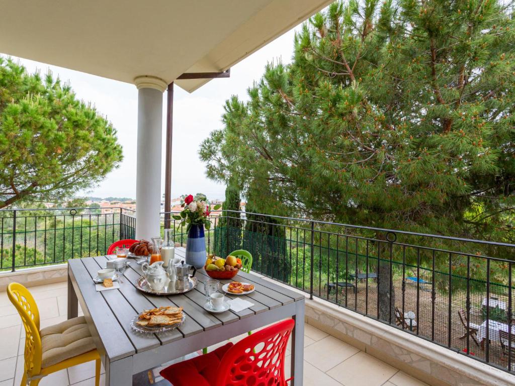 Balkon lub taras w obiekcie Holiday Home Michela-2 by Interhome