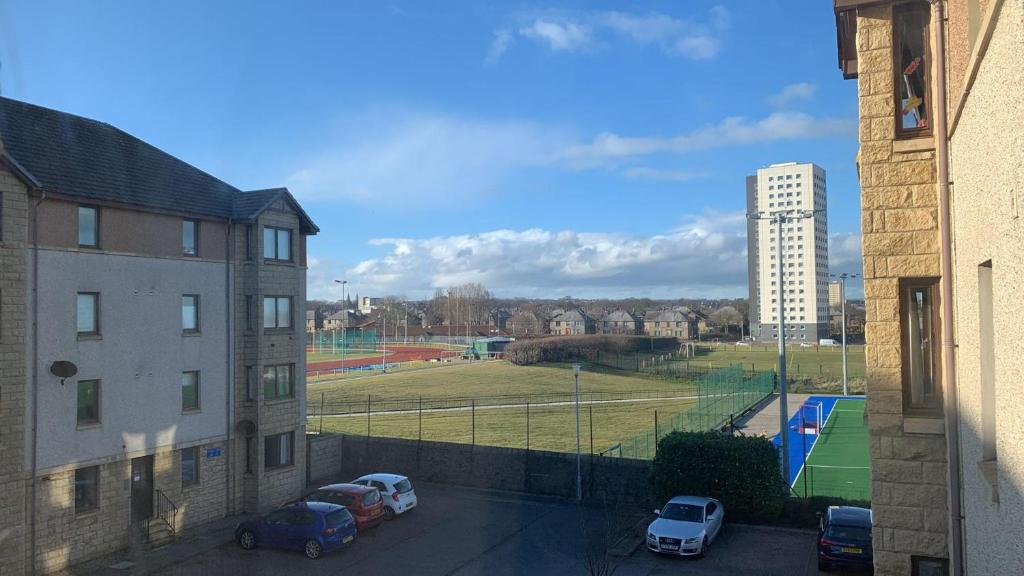 Peaceful 2-Bed Apartment in Aberdeen Free Parking