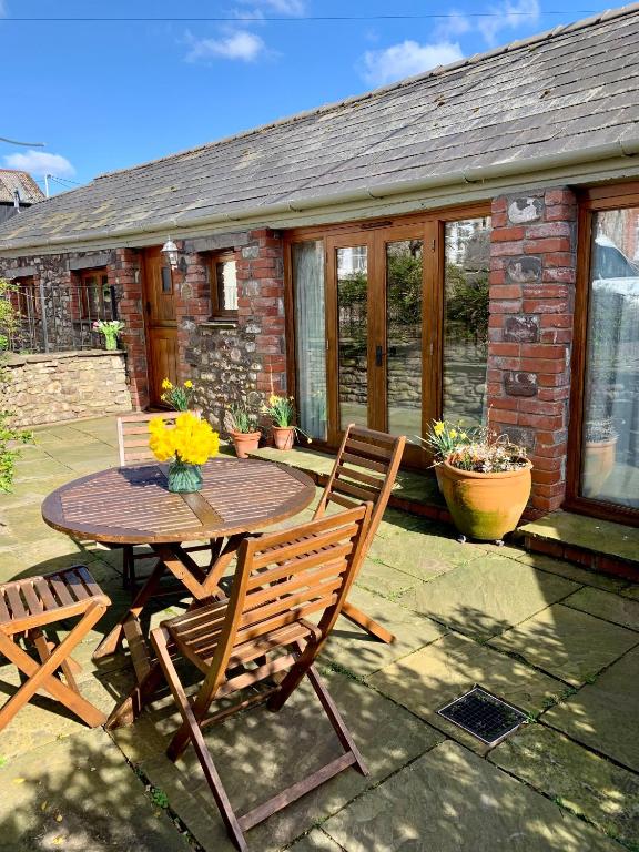 The Old Coach House - Bungalow