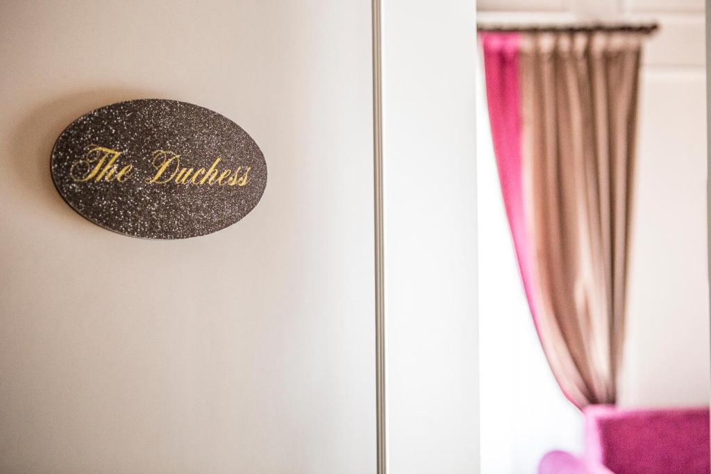 Lady Capulet Apartments - 8