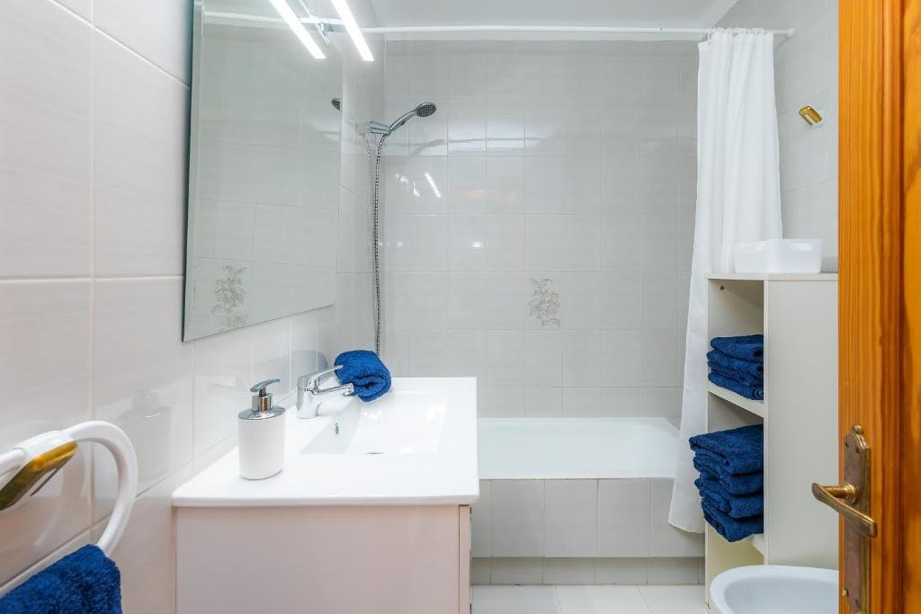 Kúpeľňa v ubytovaní Casa Caty con piscina,a 5 minutos de la Playa