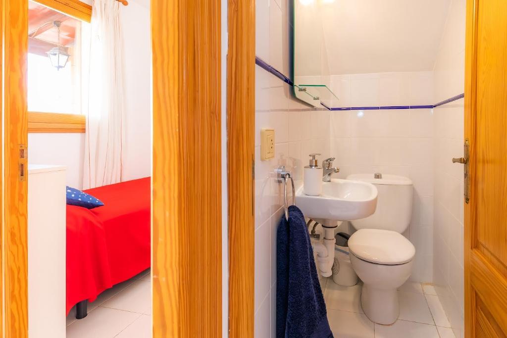 Kúpeľňa v ubytovaní Casa Caty con piscina,a 5 minutos de la Playa