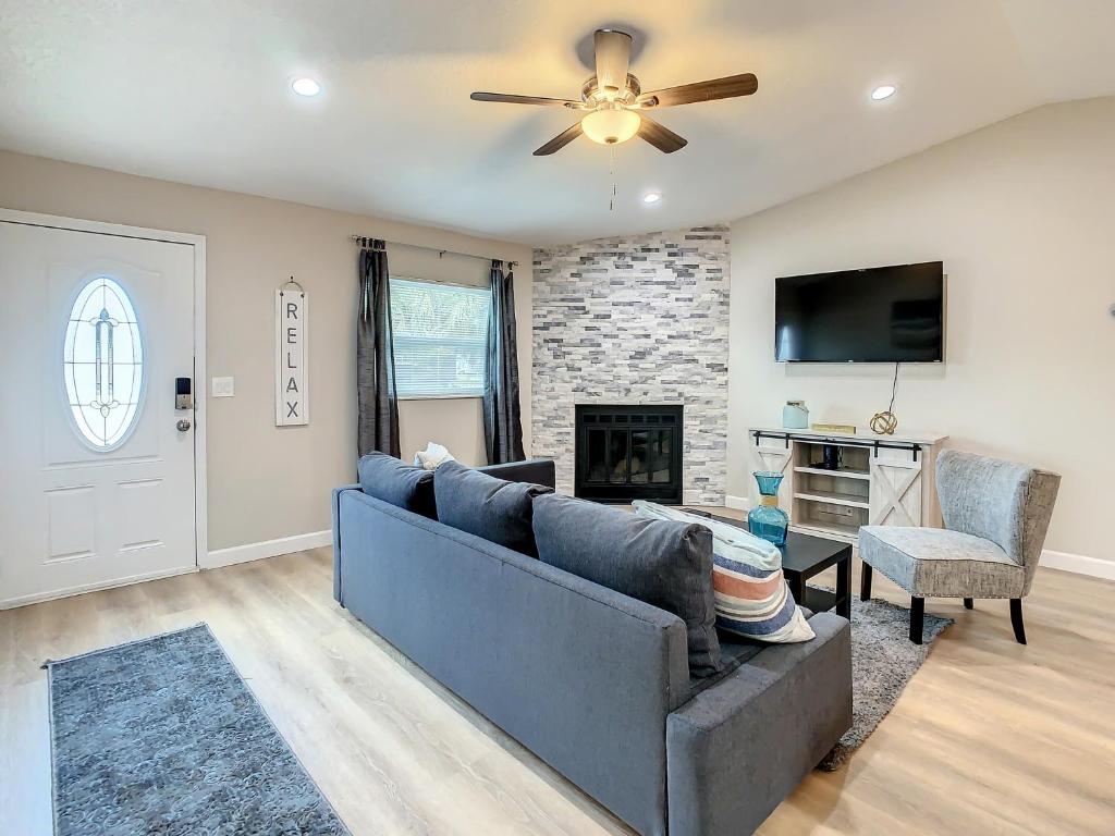Crown Jewel of Clearwater-5 Min from St Pete PIE 10 Minutes to the Beach HALF OFF PEAK RATE NOW