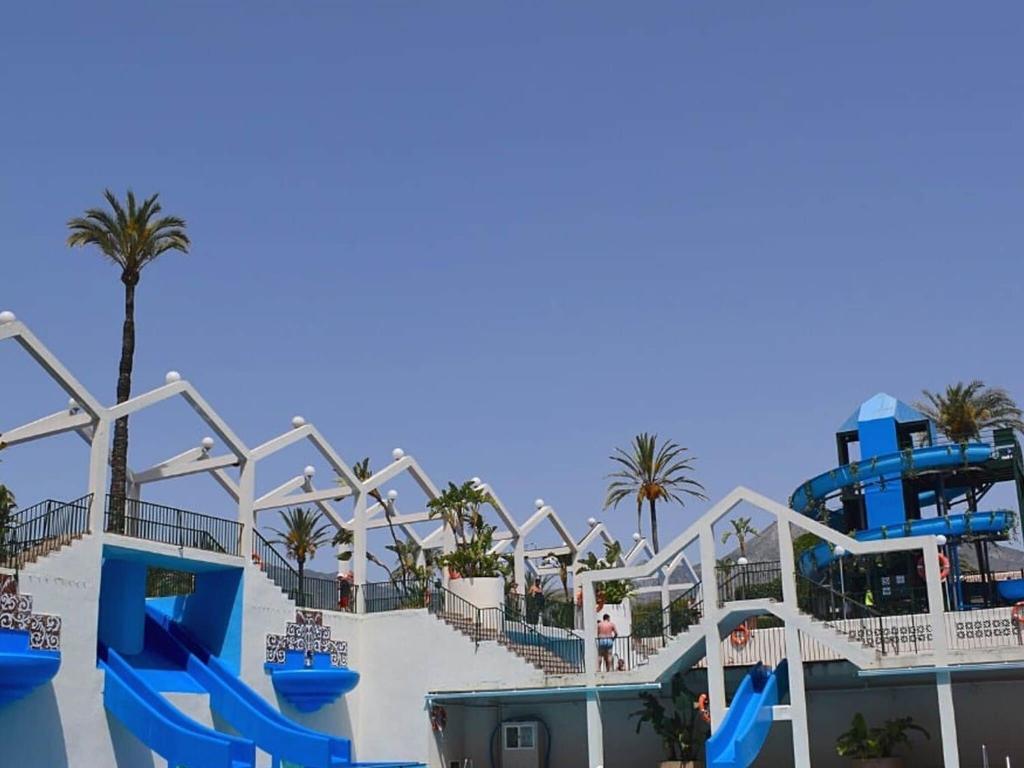Zdjęcie z galerii obiektu Belvilla by OYO Apartamento Benal beach w Maladze
