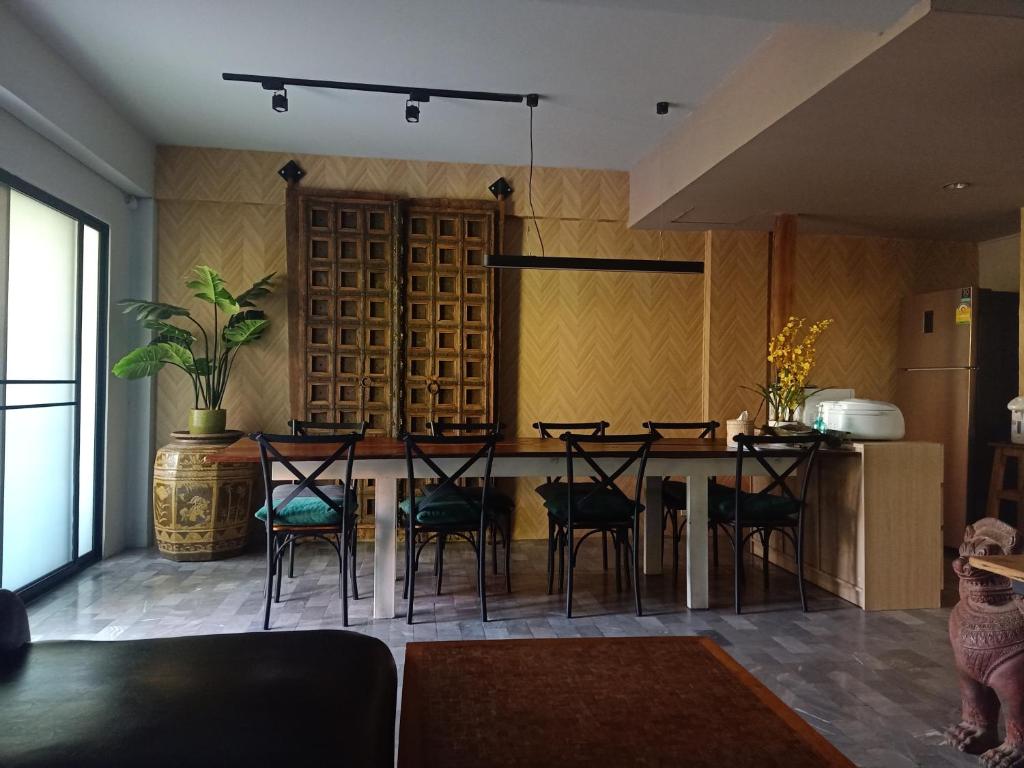 8th House @ center of Chiangmai old town