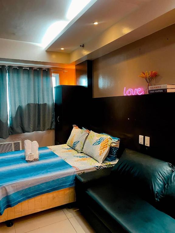 Madison's Place at Sea MOA - One-Bedroom Apartment