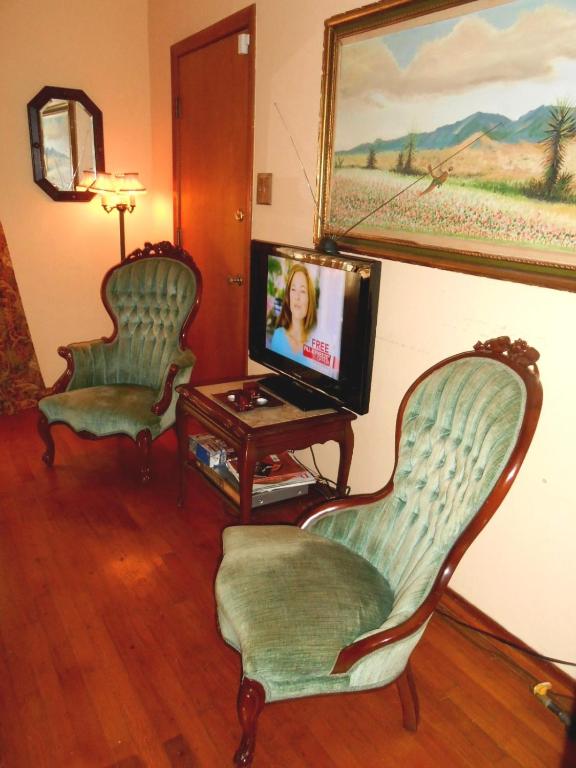 Alla's Historical Bed and Breakfast, Spa and Cabana - Room De Deluxe King