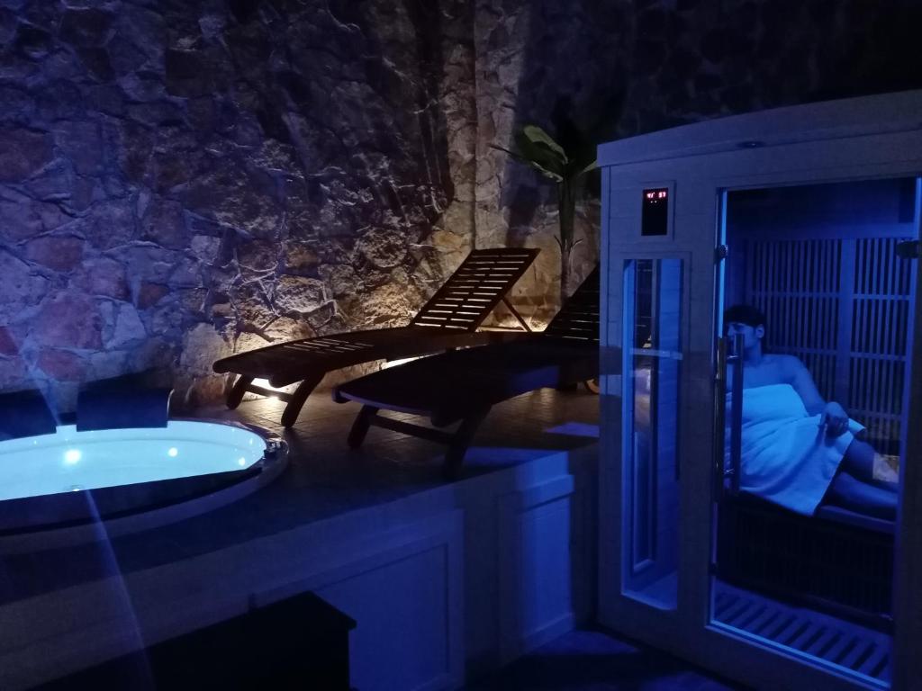 Fotografie z fotogalerie ubytování SPA SUITE SICILIA - Intera casa con spa privata Jacuzzi Sauna Bagno di Vapore ad uso illimitato v destinaci Rosolini