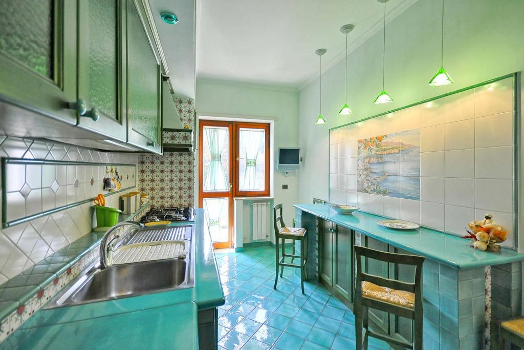Kuchnia lub aneks kuchenny w obiekcie Apartment Bright