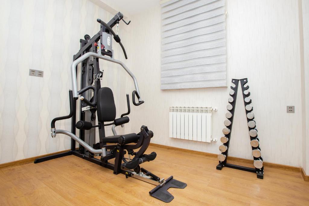 Fitness centrum a/nebo fitness zařízení v ubytování Grand Midway Hotel