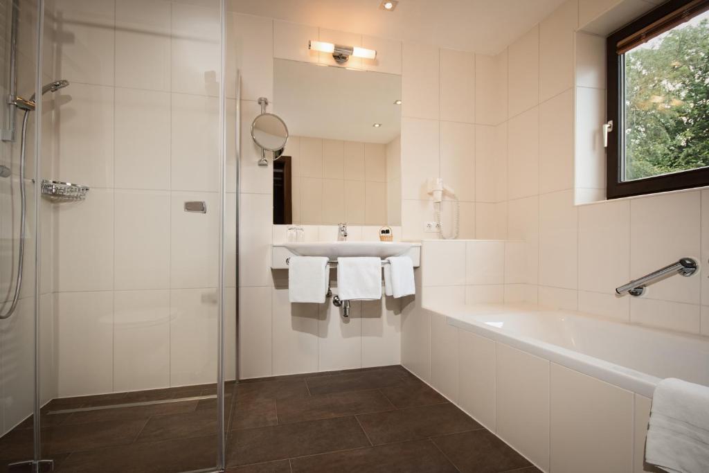 A bathroom at Hotel Resch