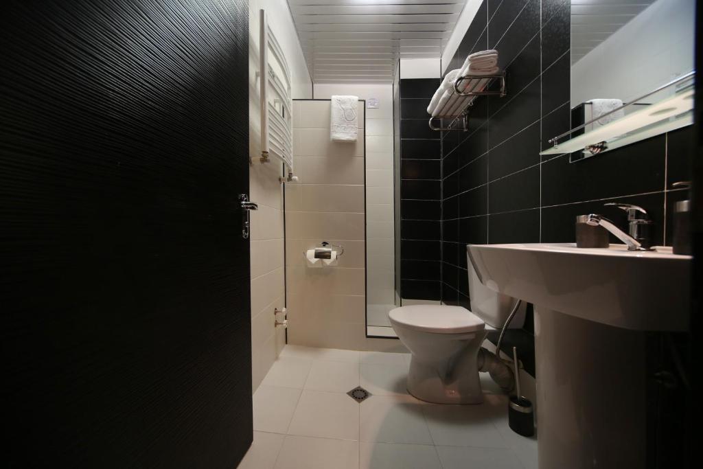 Bagno di Continental Hotel