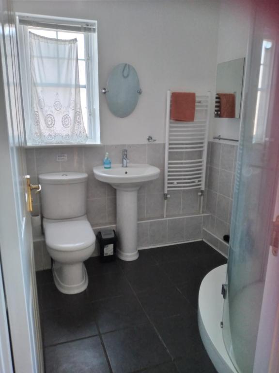 Double room with shared bathroom