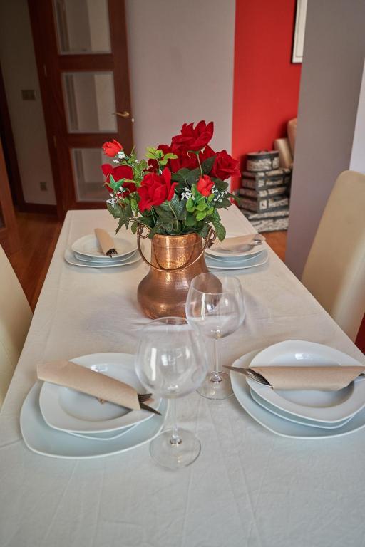 Zdjęcie z galerii obiektu Apartamento BIO Exclusivo con mirador en Bilbao y aparcamiento público gratuito w mieście Bilbao
