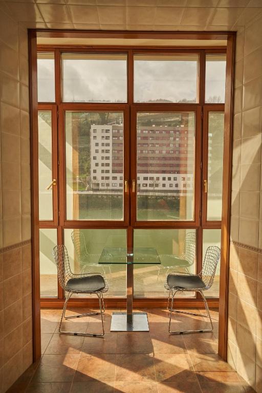 Zdjęcie z galerii obiektu Apartamento BIO Exclusivo con mirador en Bilbao y aparcamiento público gratuito w mieście Bilbao
