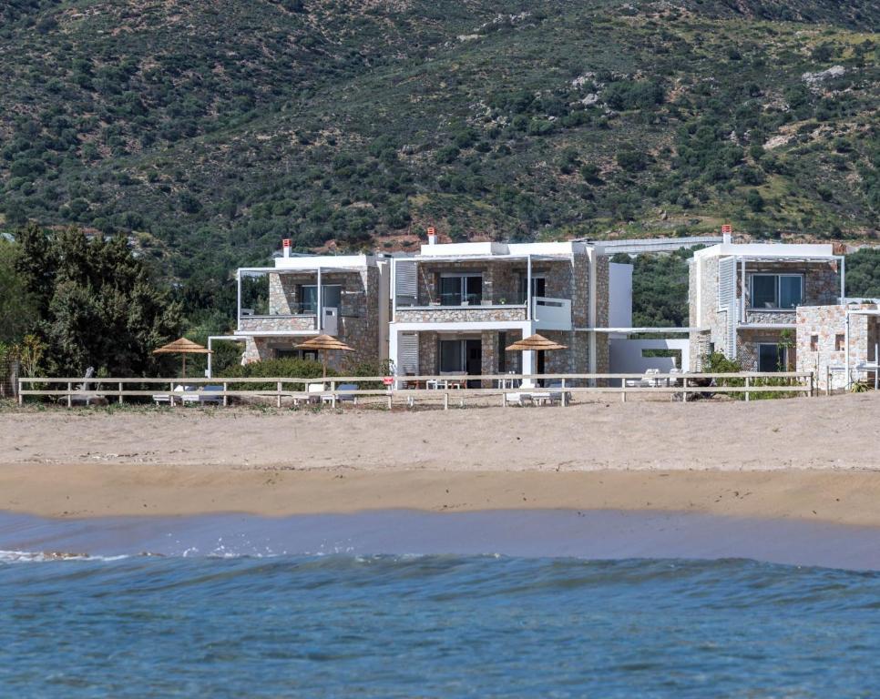 Cedar Bay Beachside Villas - Villa - Beach Front