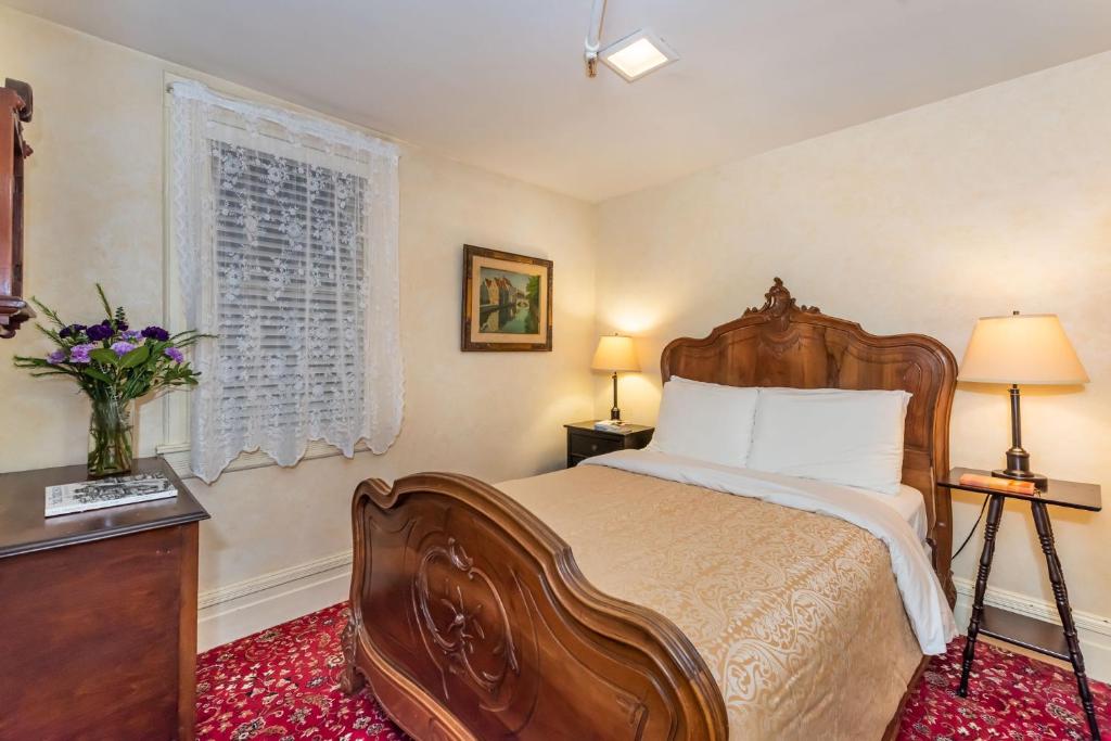 Chateau Tivoli Bed and Breakfast - Sala Cuádruple Económica Con Baño Compartido