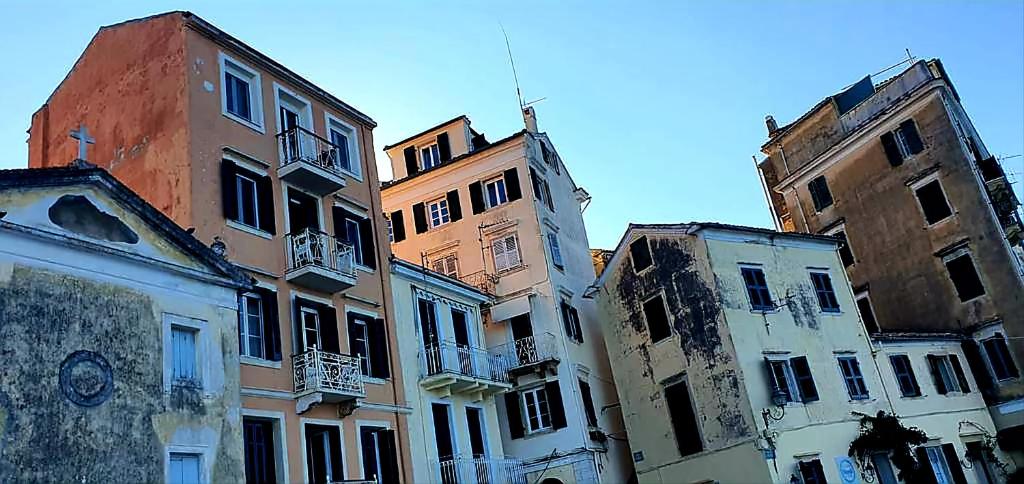 Budova, v ktorej sa dovolenkový dom nachádza