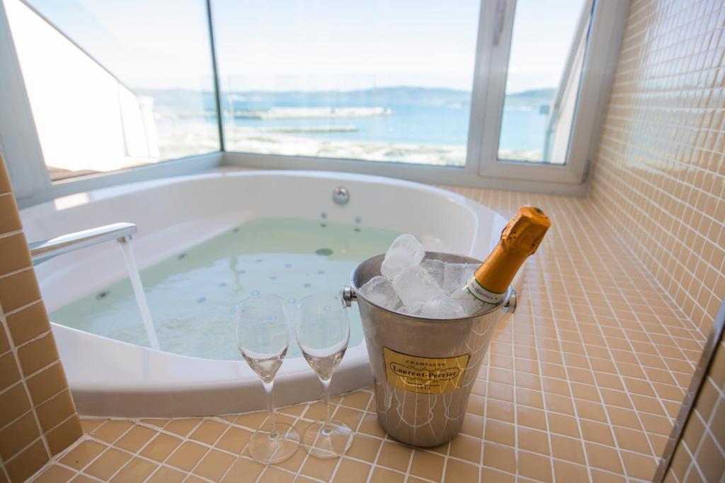 Hotel Boutique O Náutico Laxe italokat is kínál