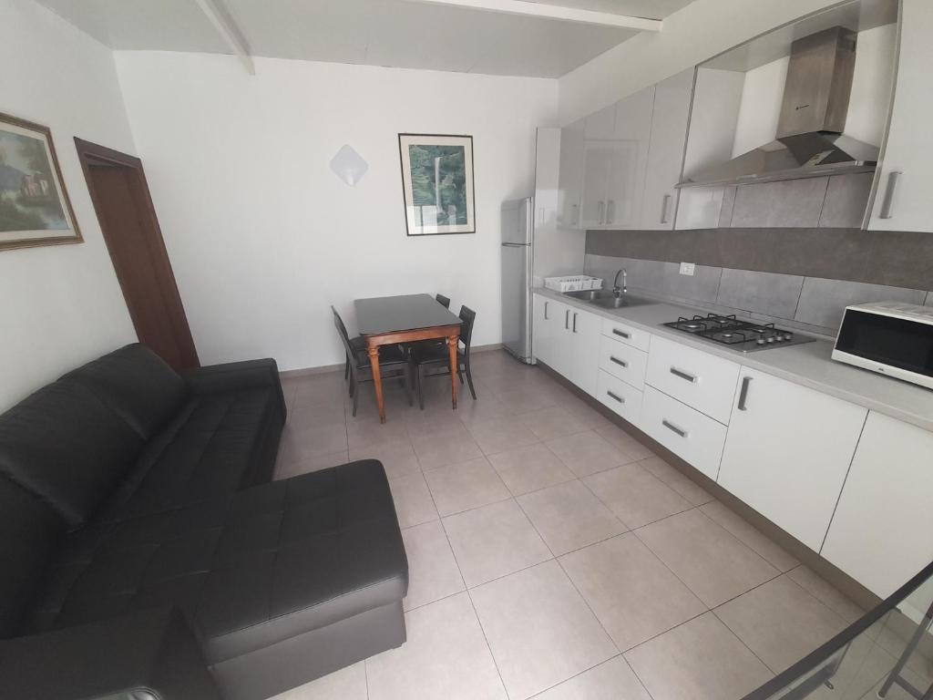 Kuchyň nebo kuchyňský kout v ubytování TENERIFE LITTLE VILLAGE 1D