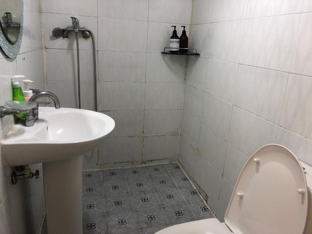 Hostel Metro - Double Room With Private Bathroom