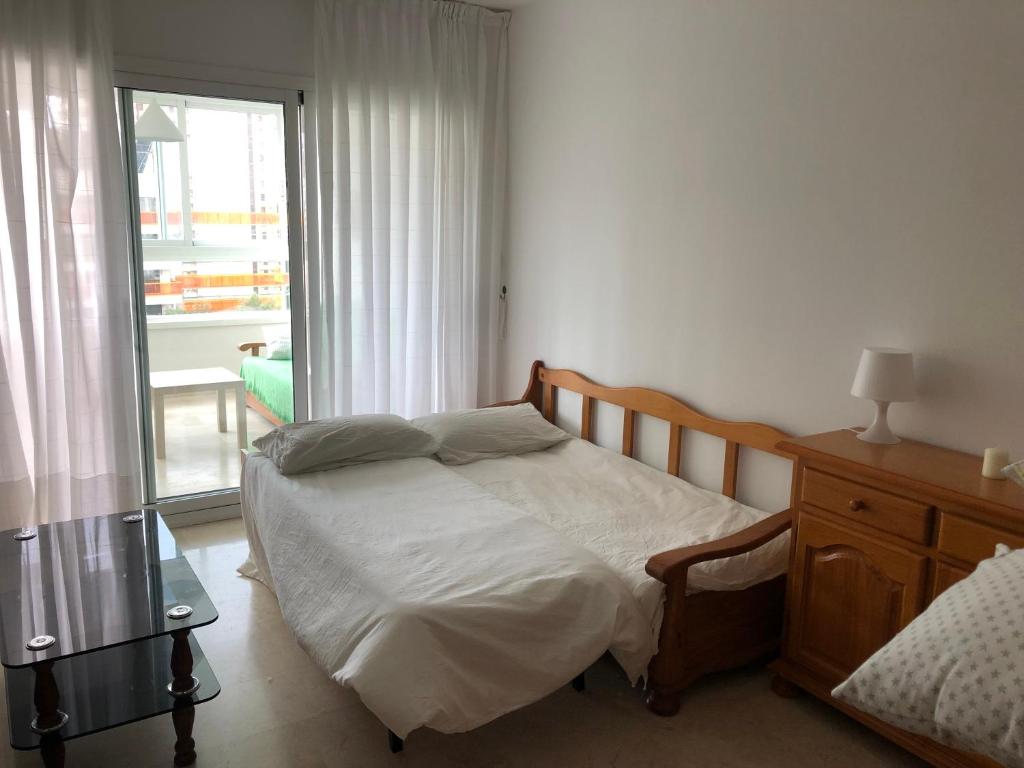 Posteľ alebo postele v izbe v ubytovaní Apartamento de vacaciones en Gemelos 22 T1 Benidorm