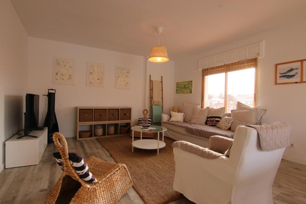 Art Apartment tesisinde bir oturma alanı