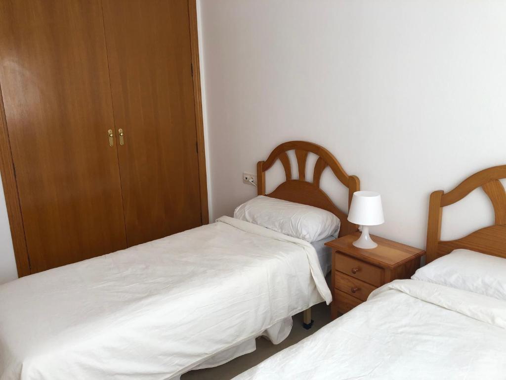 Posteľ alebo postele v izbe v ubytovaní Apartamento de vacaciones en Gemelos 22 T1 Benidorm
