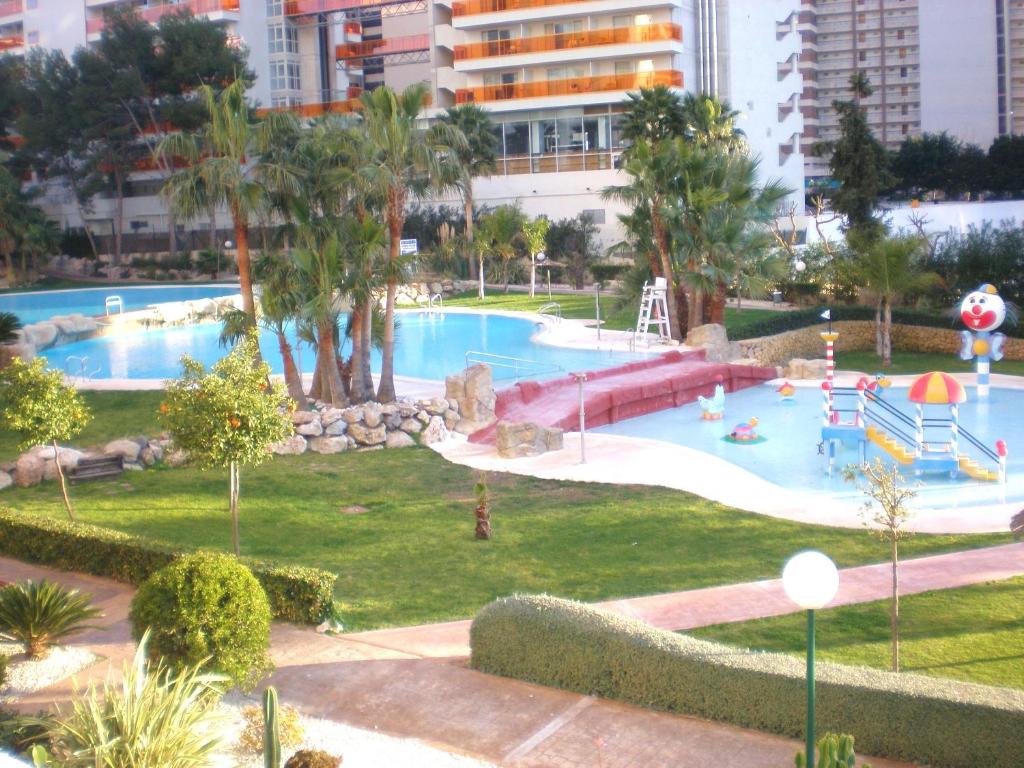 Bazén v ubytovaní Apartamento de vacaciones en Gemelos 22 T1 Benidorm alebo v jeho blízkosti