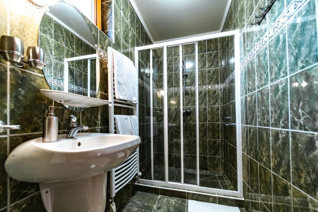 Kúpeľňa v ubytovaní Estike Apartman