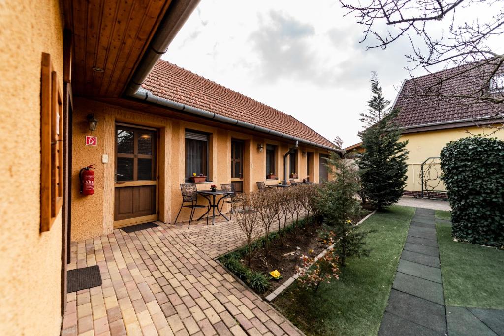Budova, v ktorej sa apartmán nachádza